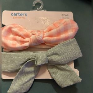 NIP Carter’s little girls 2 pack hair bows accessories.
